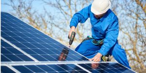 Installation Maintenance Panneaux Solaires Photovoltaïques à Chartrier-Ferriere